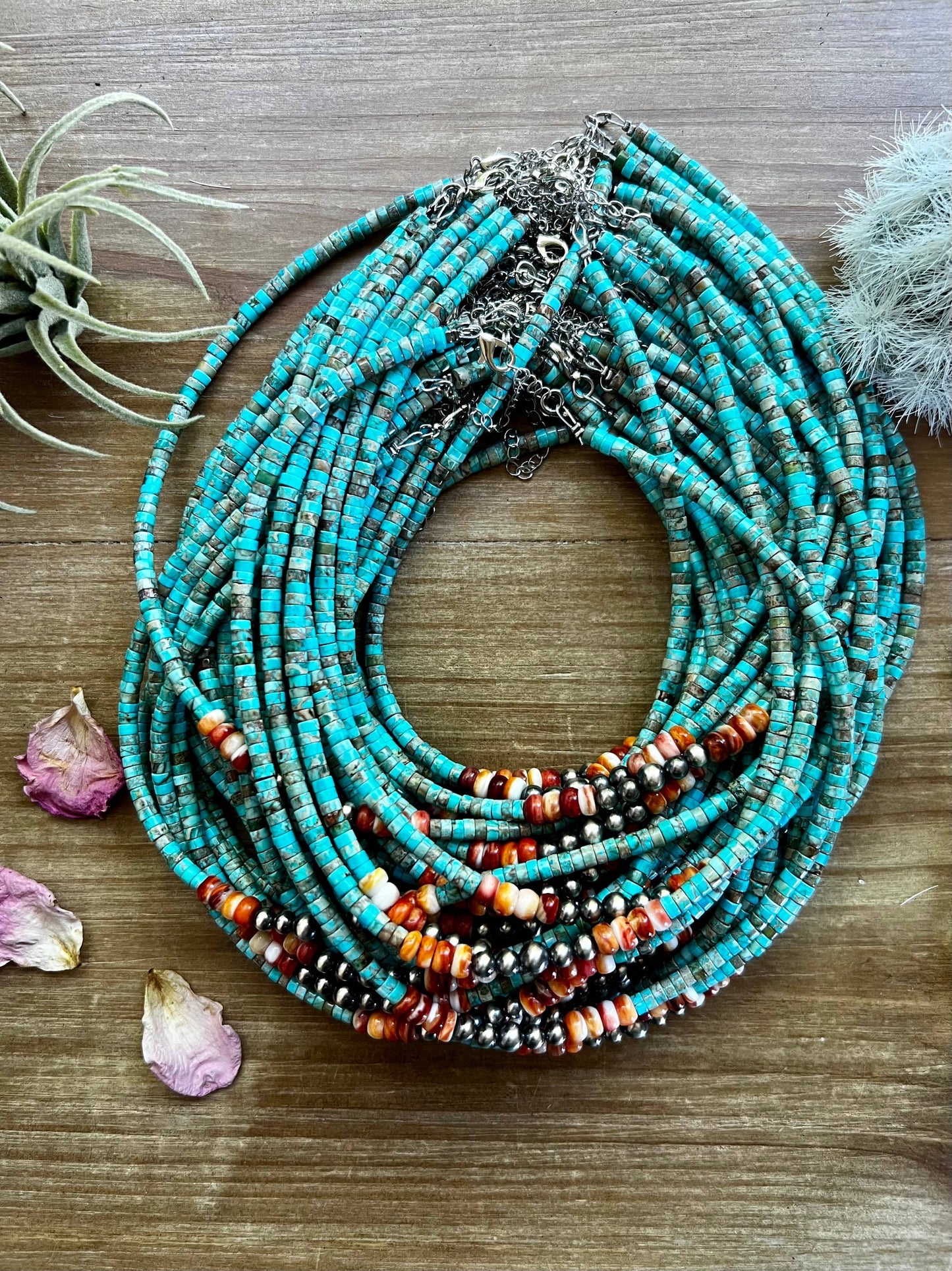 Summer choker - spiny oyster and Navajo pearls - The vibrant