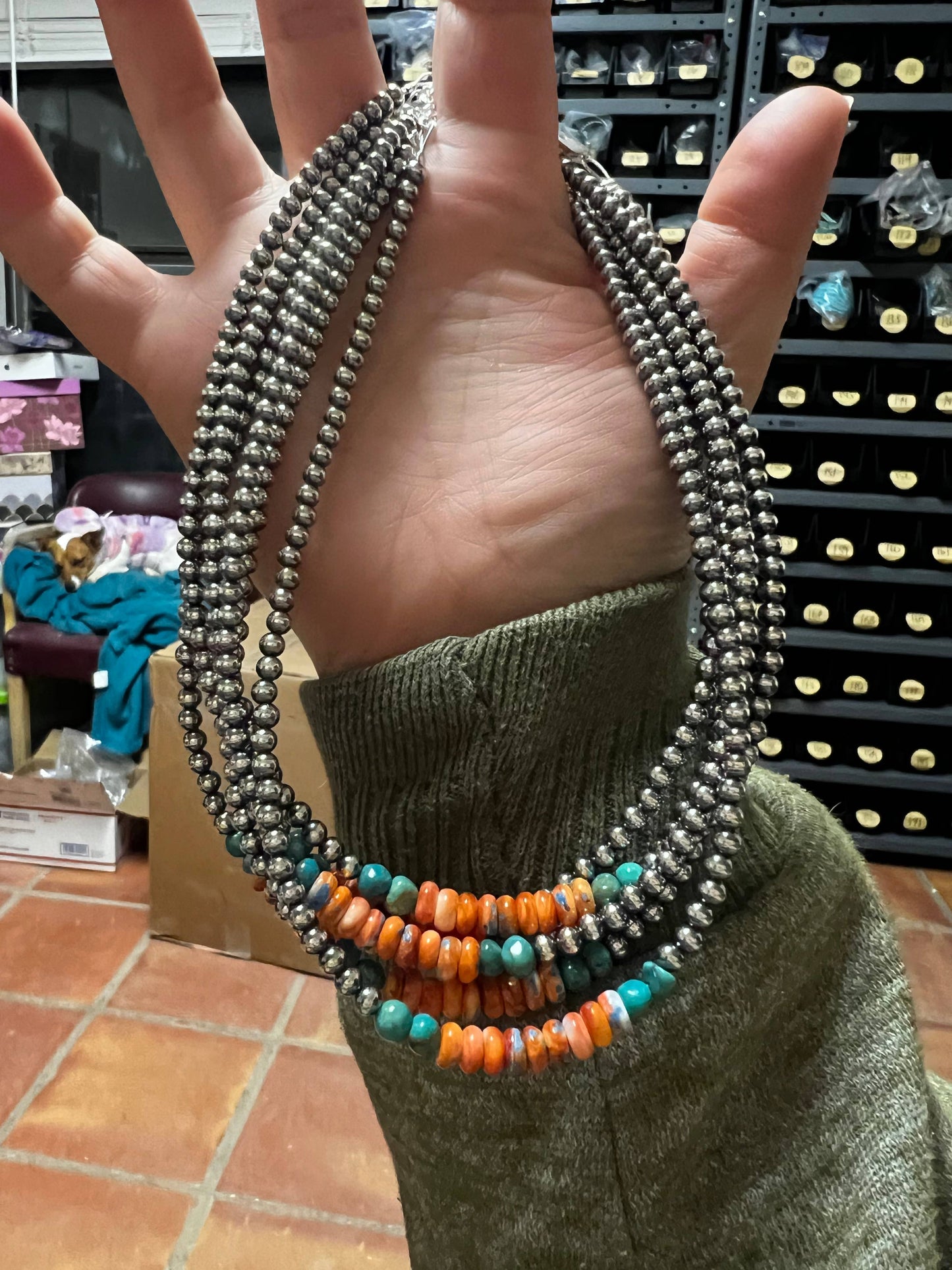 Spiny middle 4 mm Navajo pearl chokers