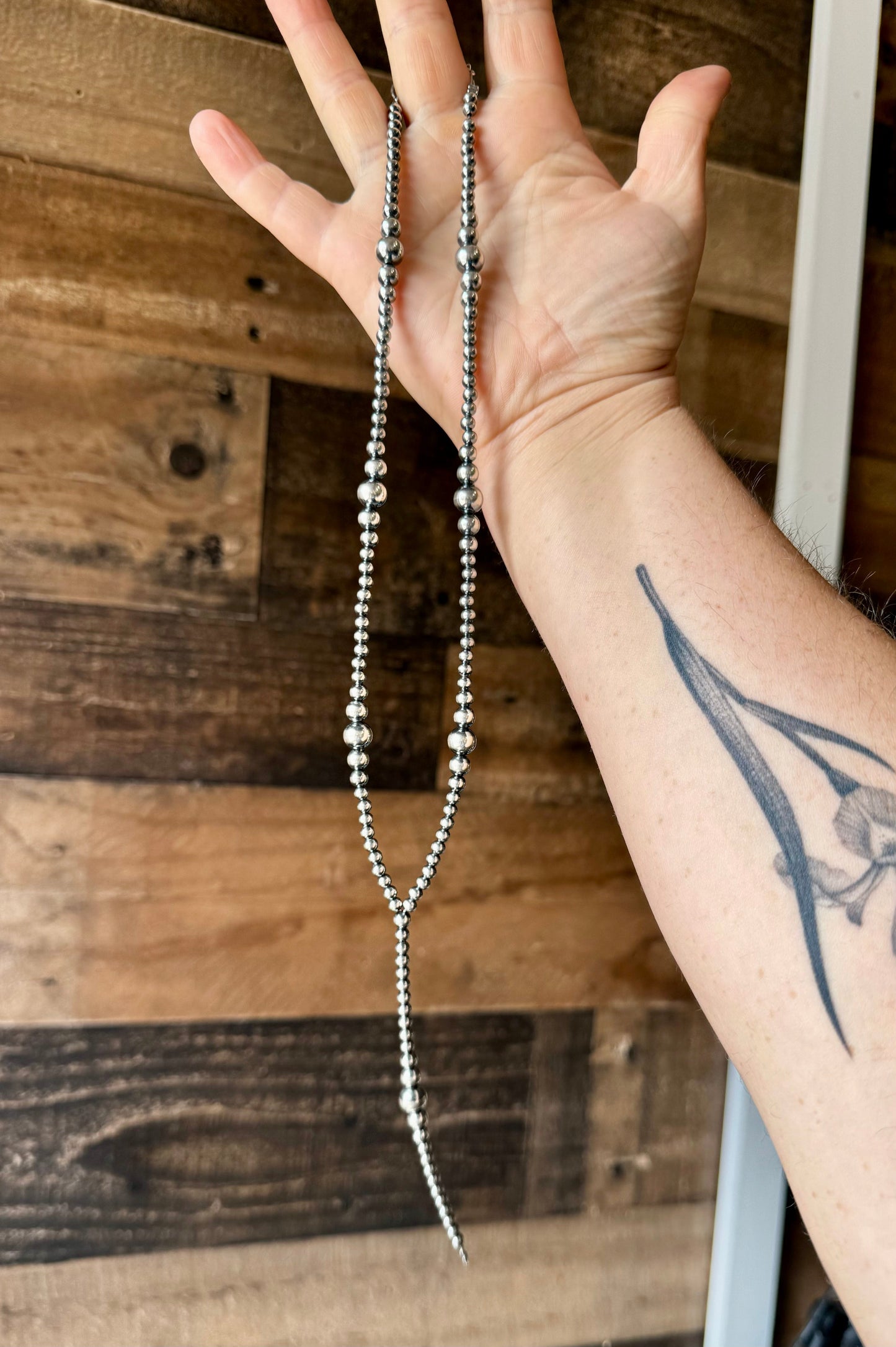 Lariat graduated sterling silver pearl