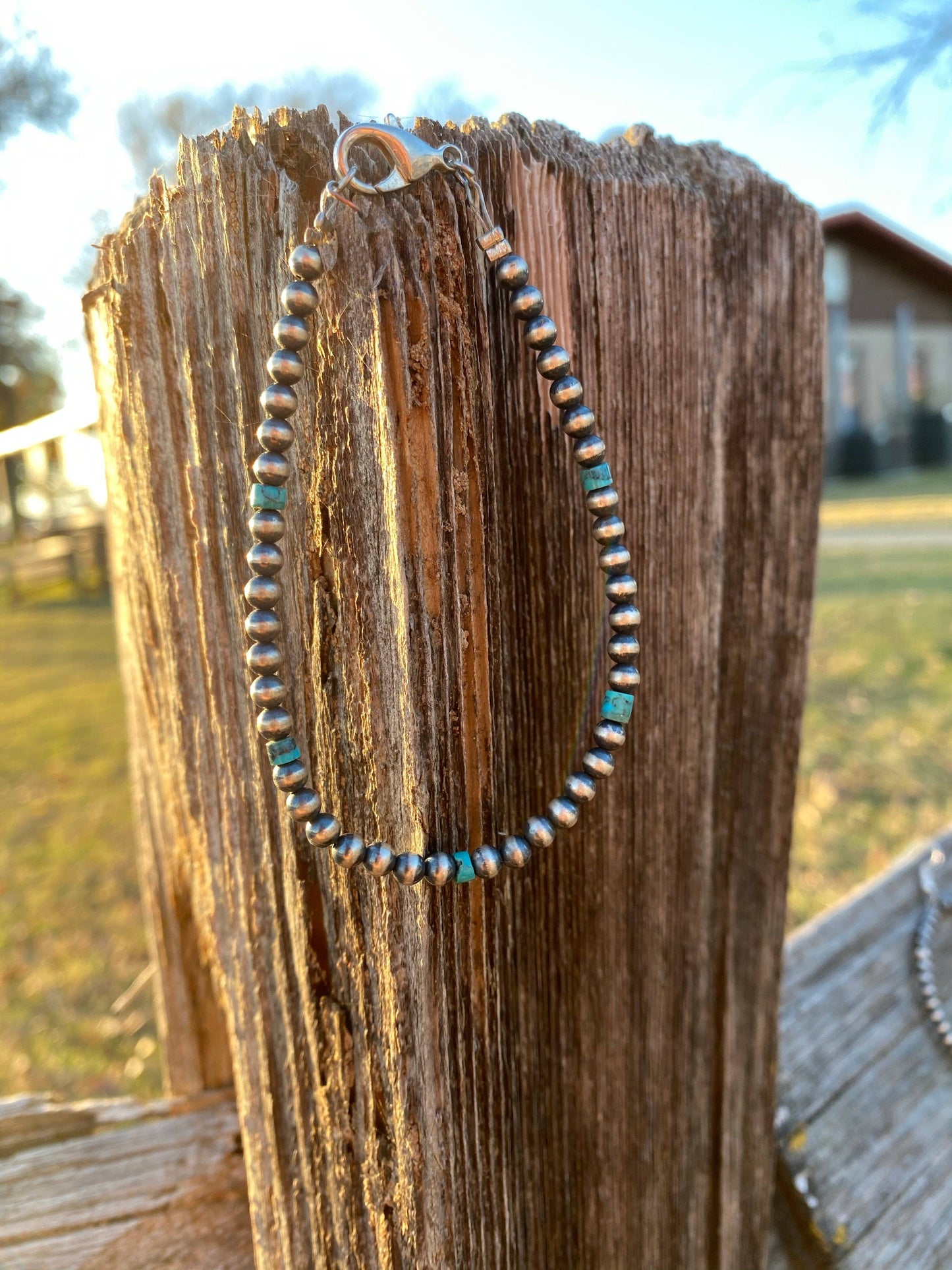 Navajos bracelet 4 mm: Little bit of turquoise